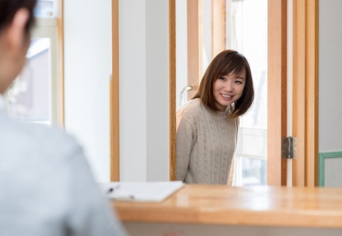 土日祝のみ、物件見学の受付・アンケート依頼・簡単なご案内