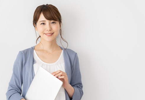 大手不動産会社で資料作成やデータ入力などの事務